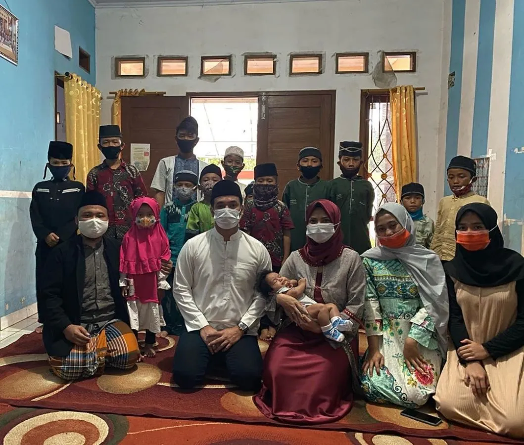 Meski Toko Bangkrut dan Sepi Job Semenjak Corona, Vanessa Angel dan Suami Tetap Berbagi di Panti Asuhan 2