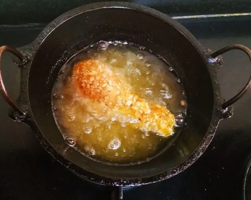 8 Trik Memasak Daging Ayam yang Bebas Bercak Darah. Matangnya Merata dan Nggak Bikin Muntah 15