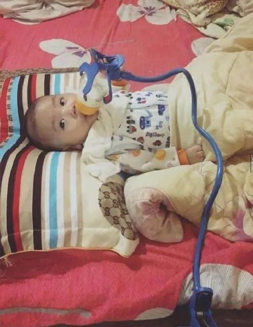 11 Siasat Kocak Emak Saat Mengasuh Anaknya. Demi Anak, Hal Seaneh ini Bakal Dilakukan 21