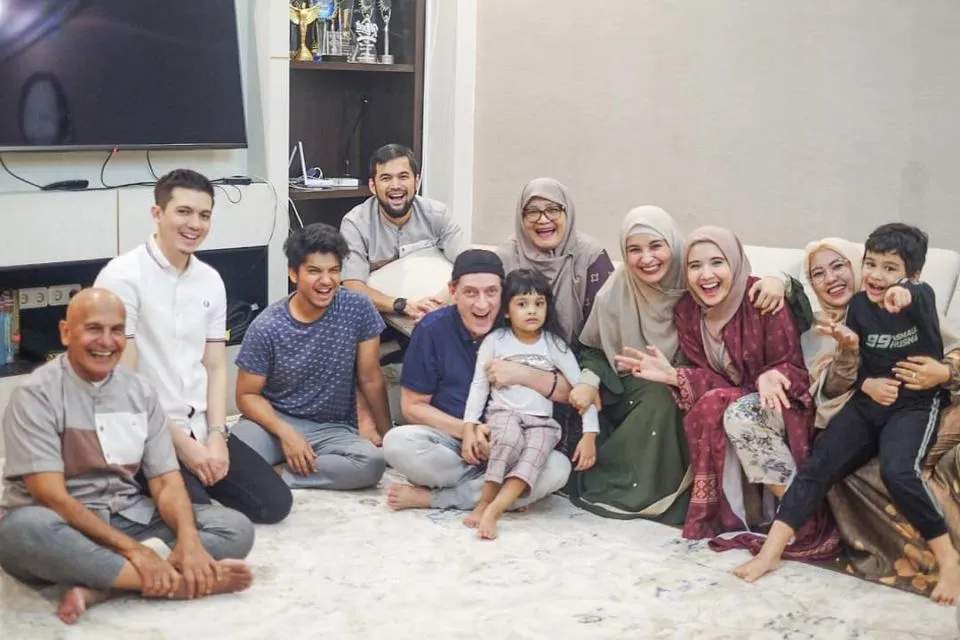 Lika-liku Asmara Mark Sungkar Menikahi Santi Asoka; Sempat Ditentang Anak dan Tak Direstui Mertua 6