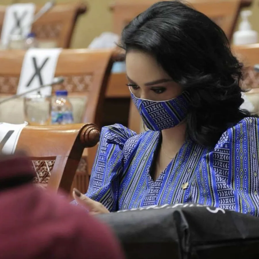 Dukung Pengesahan RUU Cipta Kerja Lewat Sebuah Postingan, Krisdayanti Tutup Kolom Komentar 4