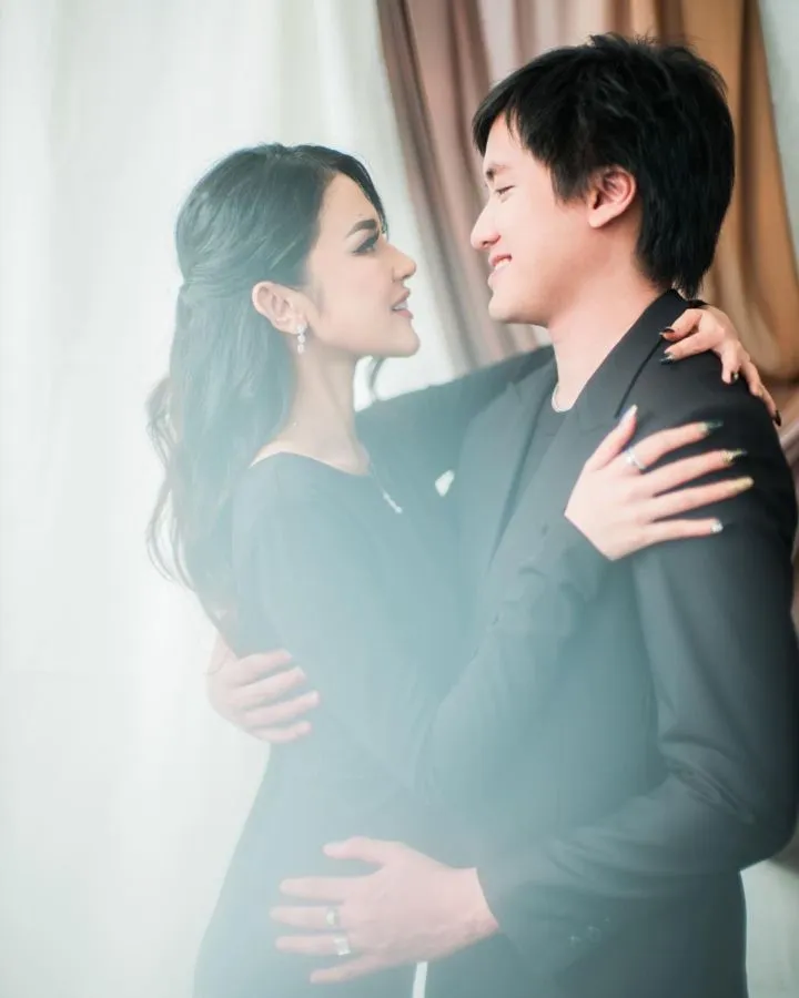 Pernikahan Selalu Ditunda, Akhirnya Kevin Aprilio Pamer Foto Pre-wedding. Sebentar Lagi Sah! 2