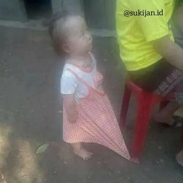 11 Siasat Kocak Emak Saat Mengasuh Anaknya. Demi Anak, Hal Seaneh ini Bakal Dilakukan 15