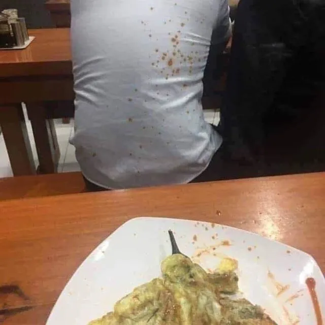 11 Potret Kocak Orang Saat Kelaparan. Bagaimanapun Situasinya, Urusan Perut Wajib Didahulukan! 13