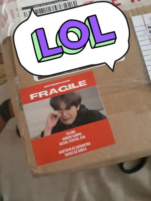 10 Ide Kocak Bungkus Barang Paketan biar Lebih Aman. Kadang Ada Kurir yang Nggak Peduli sih 15