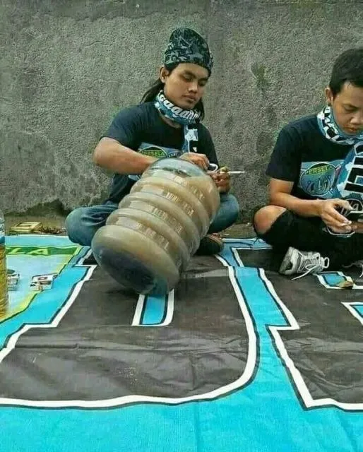 11 Kelakuan Kocak Bapak-Bapak Kalau Lagi Nongkrong Bareng. Kita Nggak Bakal Paham deh :( 19