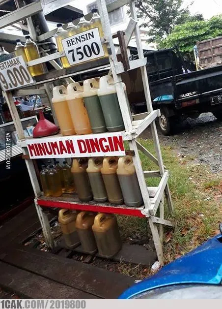 Gagal Paham sama 11 Tulisan Lapak Bensin Eceran ini. Sengaja Dipelesetin biar Kocak atau Gimana sih? 22
