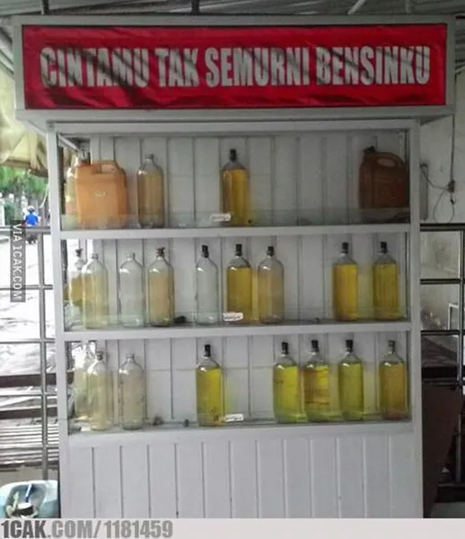 Gagal Paham sama 11 Tulisan Lapak Bensin Eceran ini. Sengaja Dipelesetin biar Kocak atau Gimana sih? 20