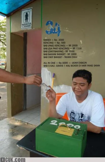 10 Aturan Nyeleneh tentang Tarif Penggunaan WC Umum. Ribet Banget, Udah Kayak Aturan Pemerintah~ 12