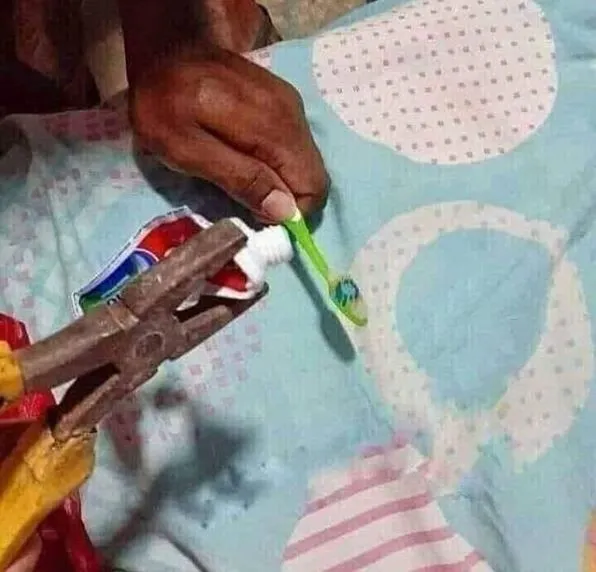 11 Gambaran Kocak Orang-Orang yang Nggak Mau Rugi. Medit Amat, Sampe Segitunya! :( 19