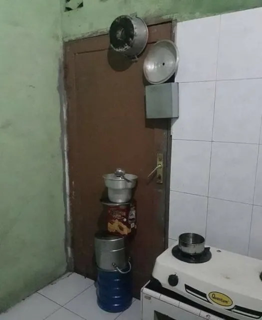 11 Kelakuan Kocak Orang Saat Menjaga Barangnya biar Nggak Hilang. Sampai Segitunya lo~ :D 21