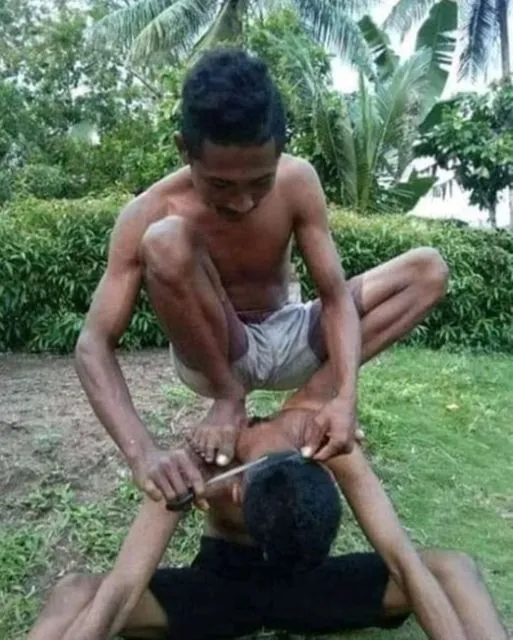 11 Momen Kocak yang Terjadi Saat Cukur Rambut. Ada-Ada Aja Kelakuan Tukang Cukur Zaman Sekarang 22