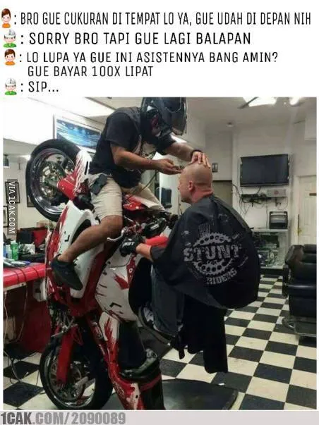 11 Momen Kocak yang Terjadi Saat Cukur Rambut. Ada-Ada Aja Kelakuan Tukang Cukur Zaman Sekarang 15
