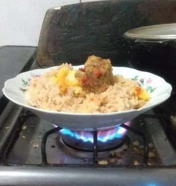 Begini Jadinya Kalau Bapak-bapak Disuruh Masak Sendiri oleh Istrinya. Kelakuan Kocaknya Muncul deh~ 21