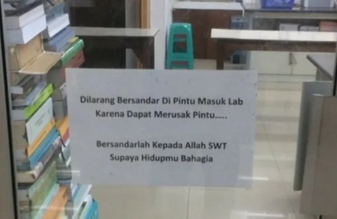 11 Peraturan Kocak di Kampus yang Bikin Mahasiswa Bingung. Kuliah Emang Harus Mikir Terooos! 22