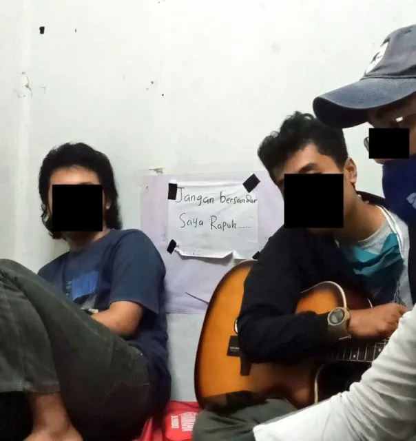 11 Peraturan Kocak di Kampus yang Bikin Mahasiswa Bingung. Kuliah Emang Harus Mikir Terooos! 17