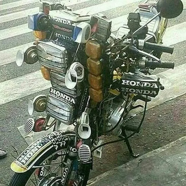 Siap Mengarungi Kegelapan Duniawi, Modifikasi Lampu pada Motor ini Bakal Bikin Anak Racing Minder! 16