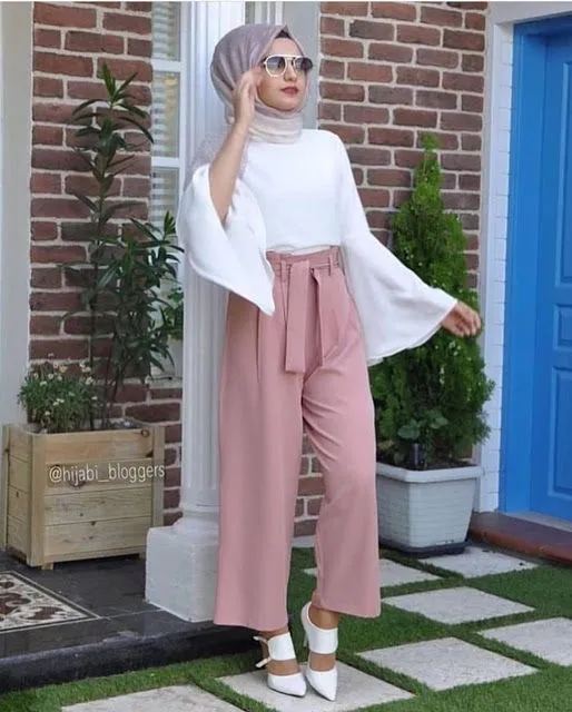 8 Potret Hijabers dengan Kulot Bertali; Simpel, Elegan tapi Tetap Memesona 13