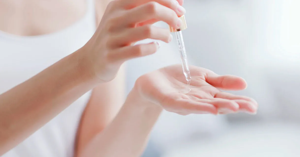 8 Cara Ngawur Pakai Serum Vitamin C yang Justru Merusak Wajahmu. Pahami Dulu, Jangan Buru-Buru 14