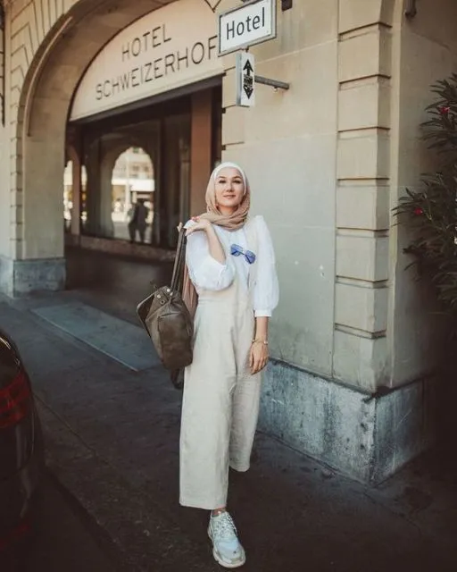 4 Trik Sederhana Biar Kamu PD Pakai OOTD Celana Putih 6