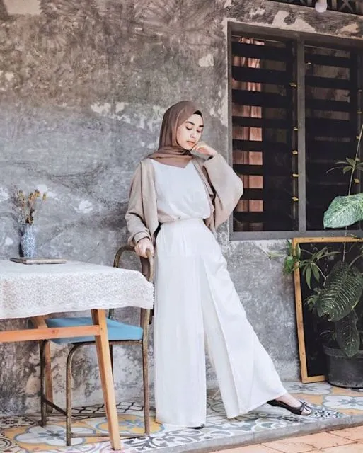 4 Trik Sederhana Biar Kamu PD Pakai OOTD Celana Putih 8