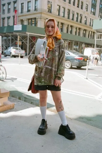 8 Fashion yang Menurut Banyak Orang Aneh, tapi Biasa Aja Bagi Pemakainya. Nyentrik Abis! 13