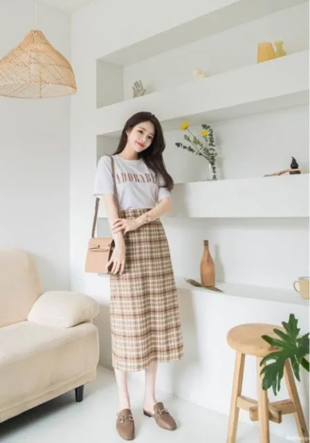 5 Rahasia Kenapa Cewek Korea Selalu Sukses Tampil Cantik dengan Rok. Simpel tapi Menarik! 7