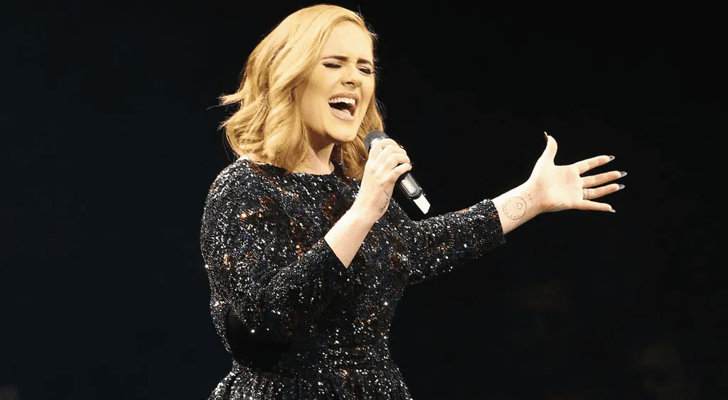 8 Tips Mengatur Keuangan Ala Adele. Pelit ke Diri Sendiri dan Nggak Gengsi Beli Barang Bekas 9
