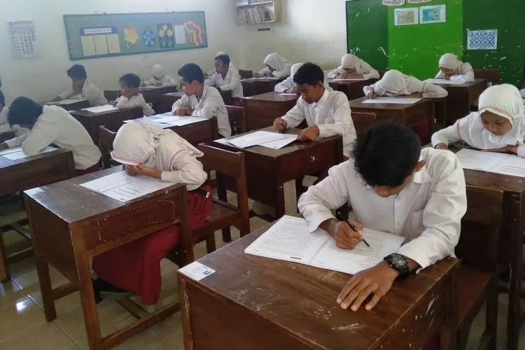 Derita Anak Sekolah yang Namanya Berawalan dengan Huruf A. Sering Banget Dapet Apes! 7