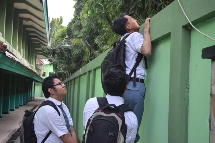 Derita Anak Sekolah yang Namanya Berawalan dengan Huruf A. Sering Banget Dapet Apes! 10