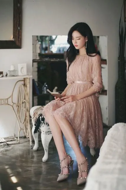 9 Model Dress Korea yang Bisa Jadi Referensi Buat Jadi Kebaya Modern. Anggun dan Manis! 17