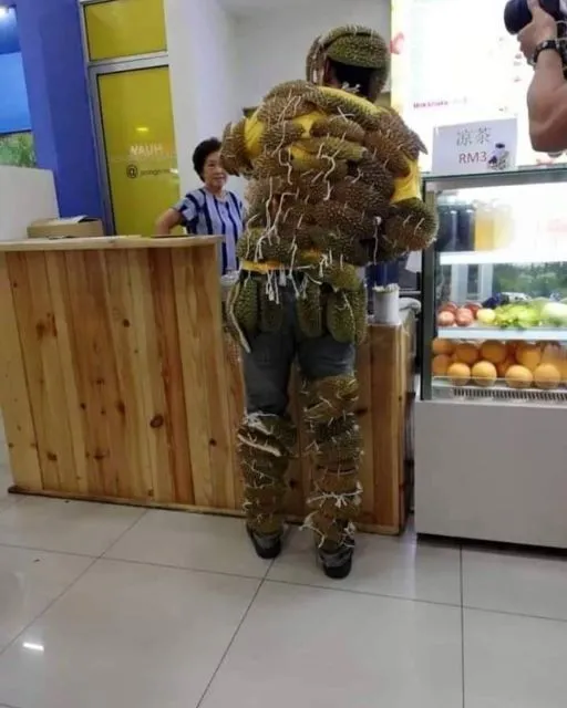 11 Foto ini Buktikan Bahwa Suami itu Perlu Banget Dijaga dan Diawasi. Jadi Istri Berat, ya :( 16