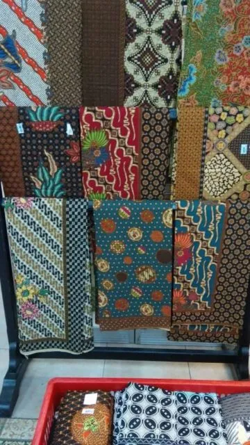 Menjawab Pertanyaan Kenapa Ada Busana Batik Seharga 25.000 Hingga Jutaan. Lumayan, Nambah Wawasan! 6