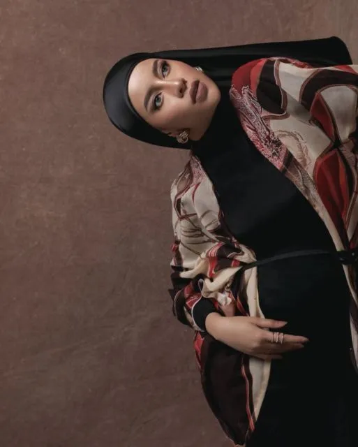 11 Ide Maternity Photoshoot ala Aghnia Punjabi. Hamil Besar, Kecantikannya Makin Bersinar~ 18