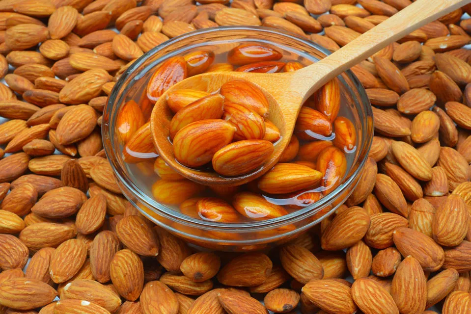 Cara Hemat Bikin Susu Almond yang Ampasnya Bisa Dipakai. Satu Cangkir Kacang Jadi Seliter! 9