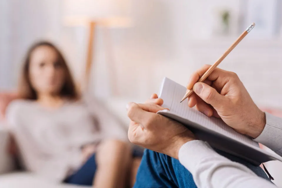 5 Jawaban Logis untuk Orang Tua dan Mertua yang Ngebet Minta Cucu, Padahal Kalian Mau Nunda Dulu 8