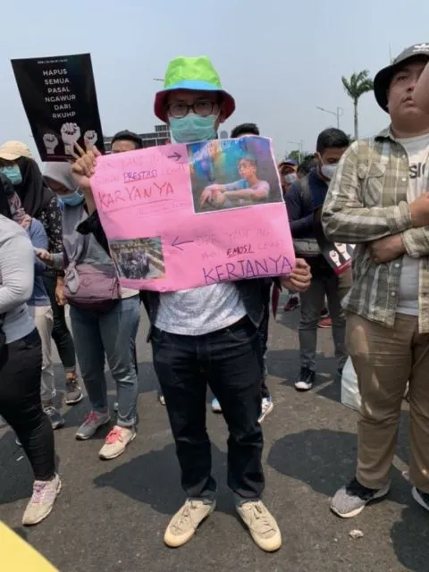 10 Potret Demo ini Bukti bahwa K-Popers juga Peduli Nasib Bangsa. Aksi Dulu, Drakor Nanti Lagi~ 13