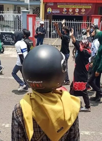 10 Hal Konyol yang Ditemukan Pasca Demo RUU Cipta Kerja Tempo Lalu. Kadang Protes Harus Lucu Gini! 16