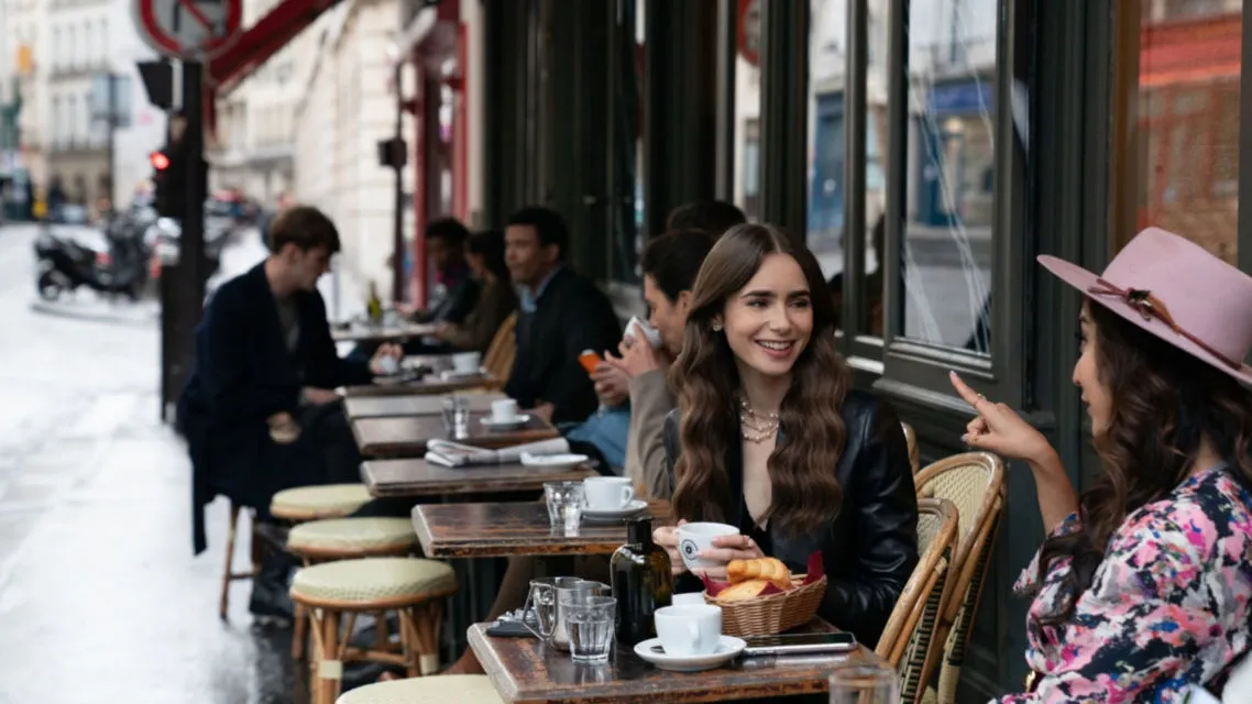 5 Pelajaran agar Karier Naik Kelas dari Emily in Paris. Yha, Meski Hidup Nggak Melulu Manis :) 10