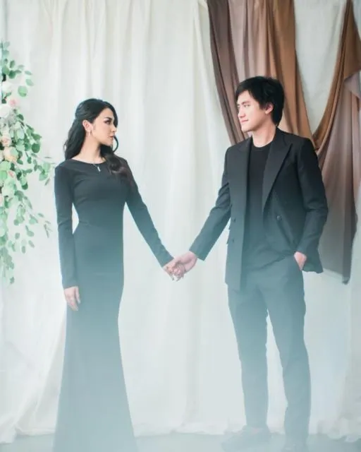 Manisnya 10 Potret Pre-wedding Kevin Aprilio dan Vicy Melanie. Serba Hitam Namun Tetap Elegan! 12