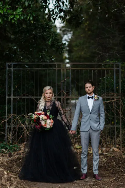 8 Ide Unik Foto Pasangan Pengantin Tema Halloween. Super Nyentrik, tapi Nggak Gitu Seram kok~ 13