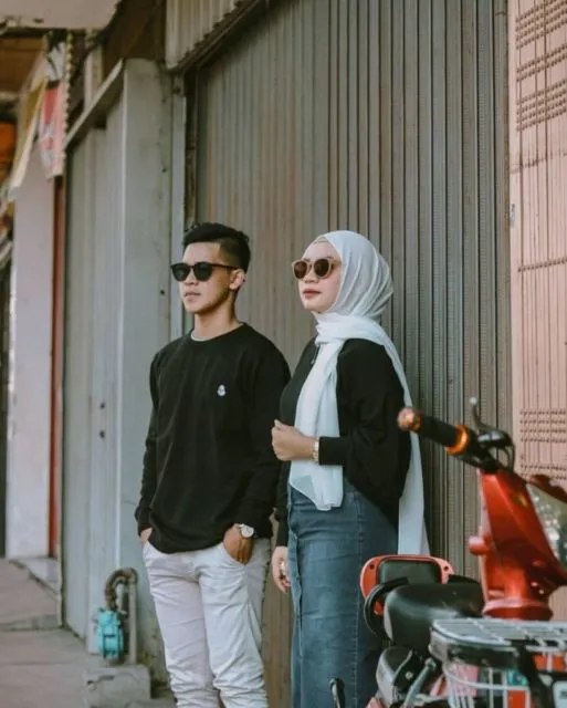 13 Ide Pre-wedding Unik dengan Latar Pertokoan. Sarat Kesan Jalanan yang Sedang Kekinian! 15