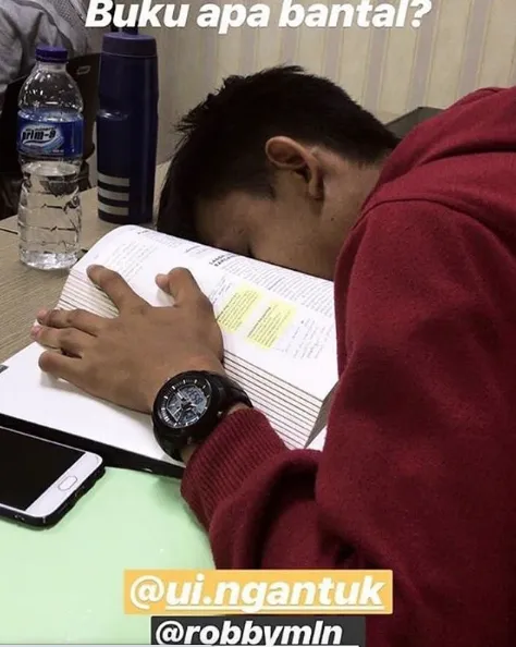 11 Potret Pasrahnya Orang-Orang Kalau Udah Ngantuk Banget. Makanya Jangan Begadang! 18