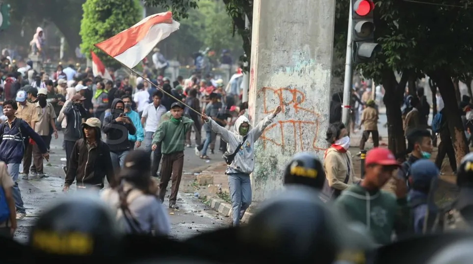 5 Alasan Kenapa Kita Nggak Perlu Nyinyirin Anak SMA & STM yang Ikut Demo. Pada Sensi Amat~ 9