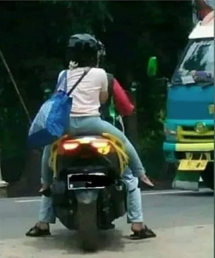 Alasan Cewek Nanya Soal Kendaraan Saat Mau Dijemput Cowoknya. Bukan, Bukan Matre kok~ 6