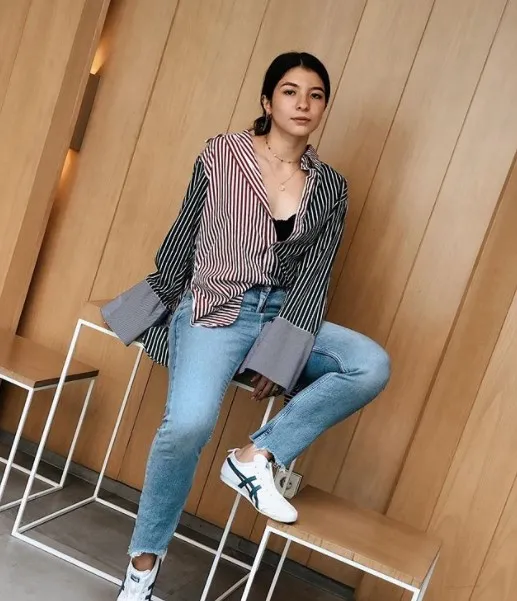 8 Anak Seleb yang Gayanya Justru Sederhana; Pakai Kaus ke Manapun Enjoy Aja! 10