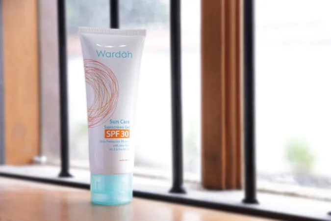 5 Sunscreen Lokal Murah Buat Kulit Berjerawat! 8