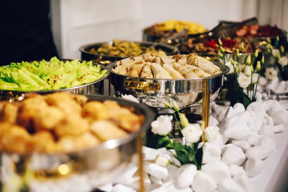 3 Jenis Katering Pernikahan Terpopuler. Sebelum Pesan, Cek Dulu Kelebihan dan Kekurangannya! 4