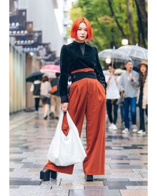 Mengagumi 'Gaya Jalanan' Ala Anak Muda Tokyo; Bisa Ditiru Nih Percaya Dirinya! 11