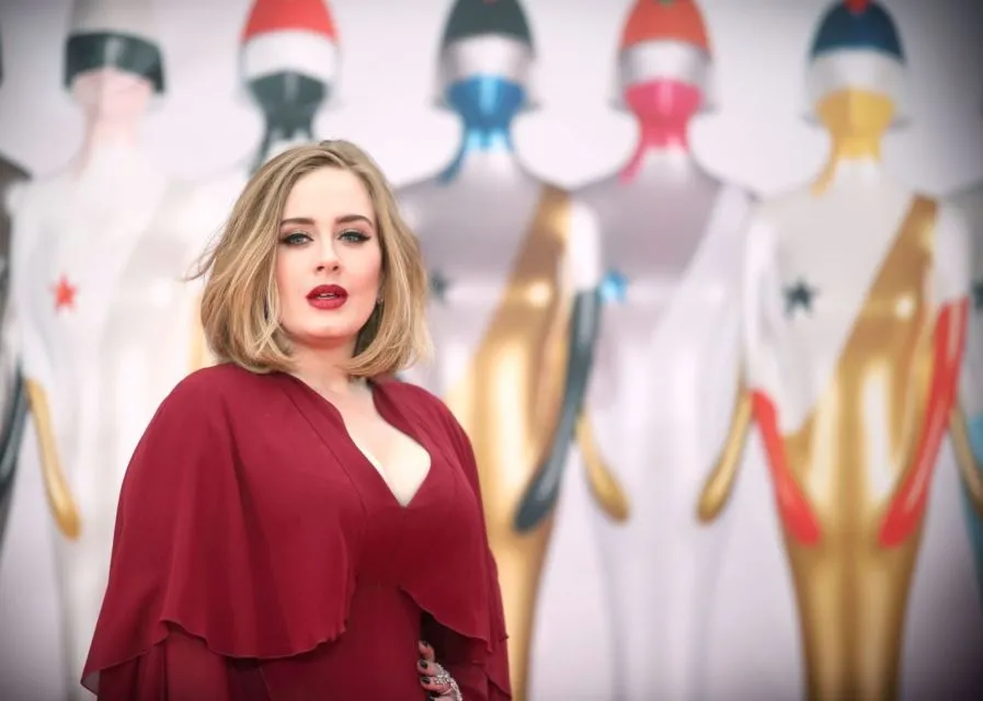 8 Tips Mengatur Keuangan Ala Adele. Pelit ke Diri Sendiri dan Nggak Gengsi Beli Barang Bekas 15